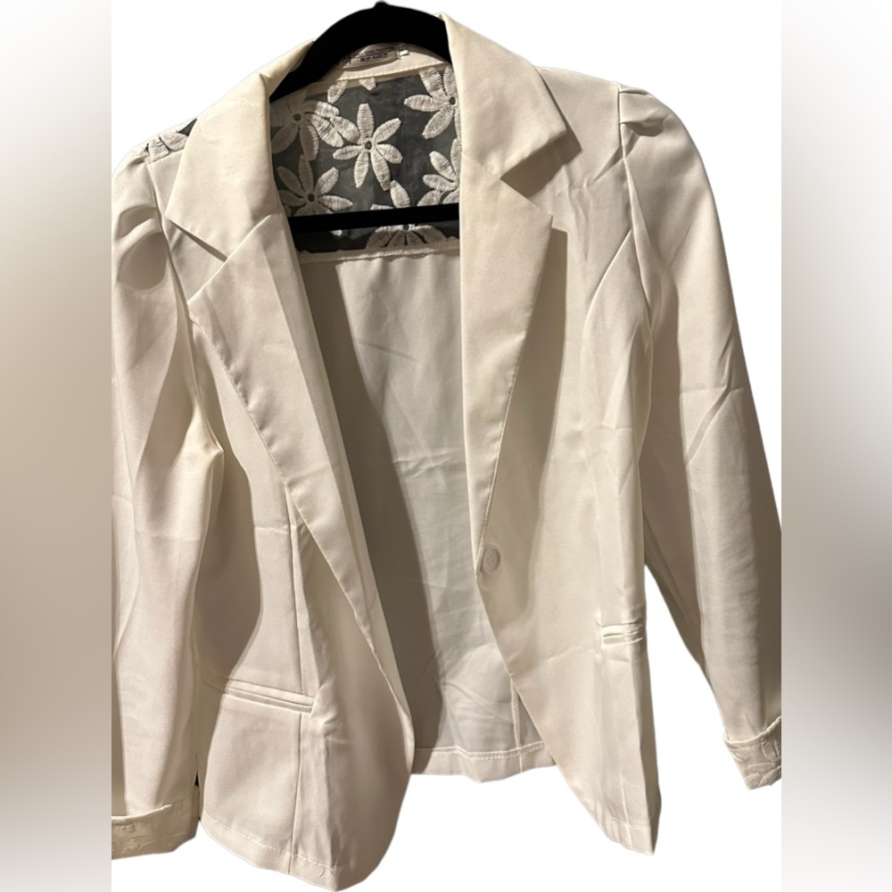 NWOT Laces white blazer jacket